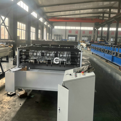 YX1000 0,3-1,2 mm Floor Deck Steel Profile Roll Forming Machine 380VAC voor de Turkse markt