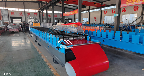 Compacte dakplaat rollen vormmachine met 8-15m/min vormingssnelheid en hydraulisch snijden