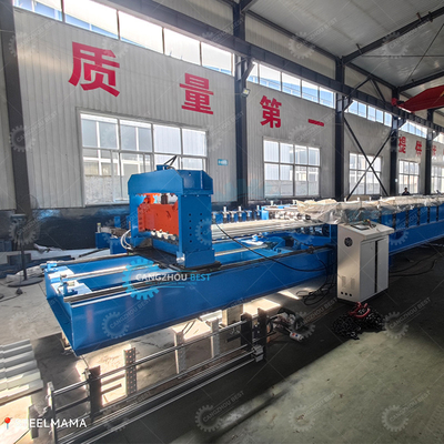 Gegalvaniseerde flying cutter non stop 20m/min Decking Floor Steel Sheet Roll Forming Machine