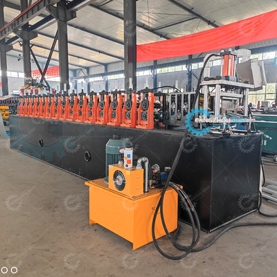 Stalen dikte 0,8 mm verschil embossing sluiter rollende deur profiel rolvormende machine