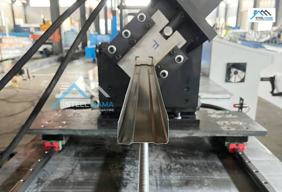 High-speed PLC-gestuurd strijkstok- en spoorrolvormende machine voor C U L T plafondnet