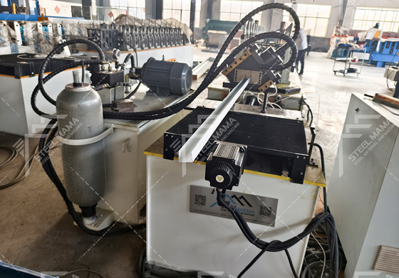 Automatische PLC-rolvormende machine voor de productie van plafondnetwerken