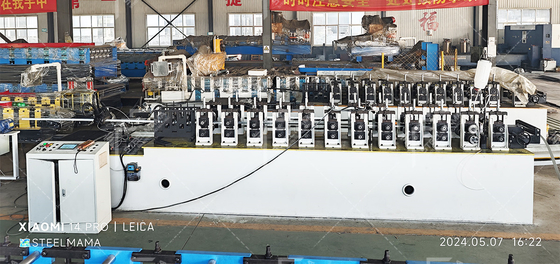 Automatische PLC-rolvormende machine voor de productie van plafondnetwerken