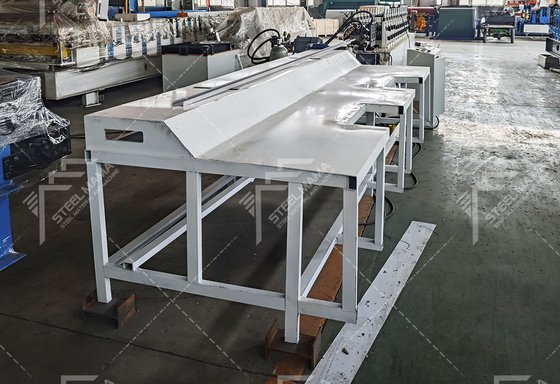 Automatische PLC-rolvormende machine voor de productie van plafondnetwerken