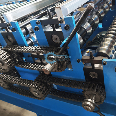 Hydraulisch snijden 5,5 kW gegalvaniseerd staal dubbellagig dakpaneel profiel rollen vormen machine