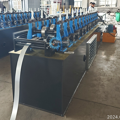 Hydraulisch snijden en doorsteken van hoofdkanaal rollen vormen machine