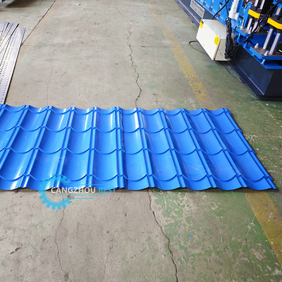 Kleurstaal 3kw servomotor High Speed Zee Roofing Q Tile Roll Forming Machine