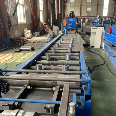 0.8-1.2 mm zelfvergrendelende dubbele kop deurraam rolvormende machine