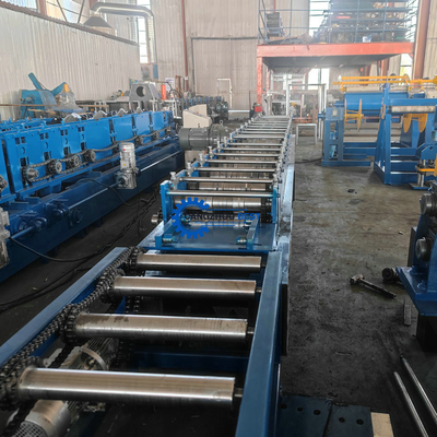 Hydraulische snijmachine met zelfvergrendeling gegalvaniseerd stalen deurraam rolvormende machine