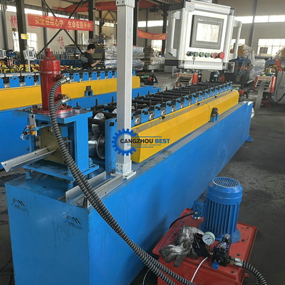PLC-gecontroleerde geperforeerde tuin hek rollen vormen machine met aanpasbaar ontwerp