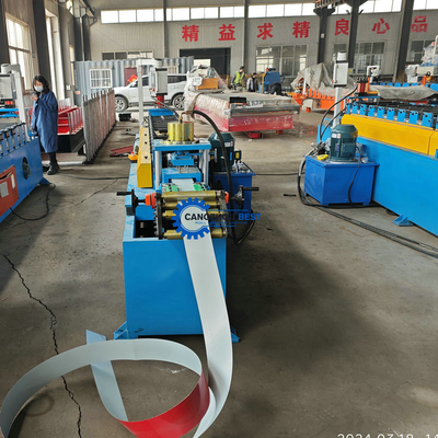 PLC-gecontroleerde geperforeerde tuin hek rollen vormen machine met aanpasbaar ontwerp