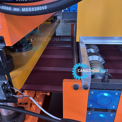 Hydraulisch snijden 5.5kw Power Color Steel Profile Russia Tile Roll Forming Machine