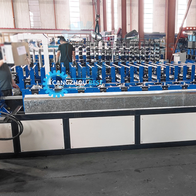 7.5*1.2*1.5m Hydraulisch snij-systeem Stut en spoor rollenvormende machine met ±2 mm snijvermogen