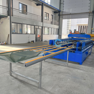 Automatische verandering van de grootte PU Liner staal profiel dakplaat rolvormende machine voor 0,3-0,8 mm