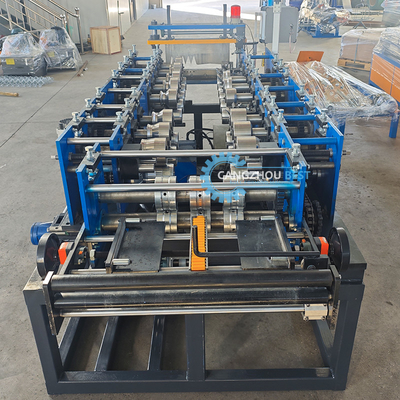 Kleur staal automatisch veranderen van grootte Draagbare staande naad dakplaat rollen vormmachine