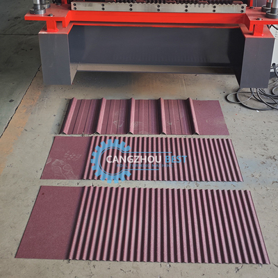 0.25-0.6mm Materiaaldikte 5,5×1,4×1,5m Dubbellaagvormende machine 8-12m/min Vormingssnelheid