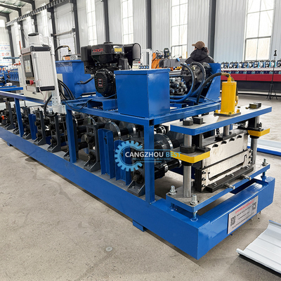Draagbare Kr18 zelfvergrendelende dakplaat rollenvormende machine met staande naad