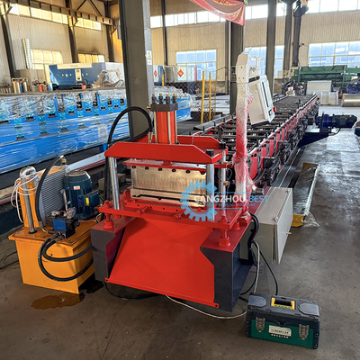 PLC-besturing Hoog snelheidsstaalwandpaneel Soffit-paneel maken rolvormende machine