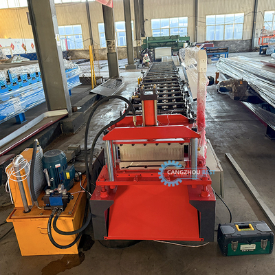 PLC-besturing Hoog snelheidsstaalwandpaneel Soffit-paneel maken rolvormende machine