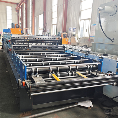 Kleurstaalprofiel dakplaat rolvormende machine Drie laag drievoudig ontwerp