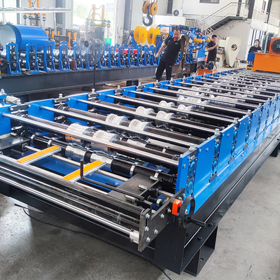 Machine voor het vormgeven van metalen platen met hoge ribbenkleur