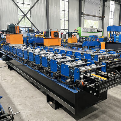 Stalen profiel nokstuk rolvormmachine met 380v spanning 14 rijen rollen en 40# hydrauliek voor dakpan IBR golfplaat ontwerp