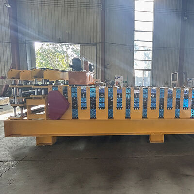 PPGI & GI Steel Drie laag dakplaten rolvormende machine productielijn